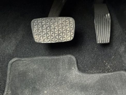 Used 2024 Chevrolet Equinox EV LT image 41