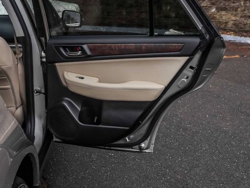 Used 2016 Subaru Outback 2.5i Limited image 15