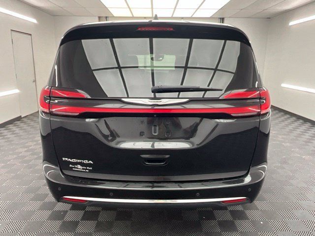 Used 2023 Chrysler Pacifica Touring-L FWD image 22
