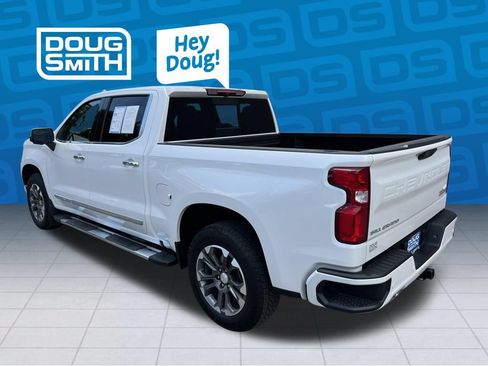 Used 2024 Chevrolet Silverado 1500 High Country w/ Z71 Off-Road Package AWD/4WD image 4