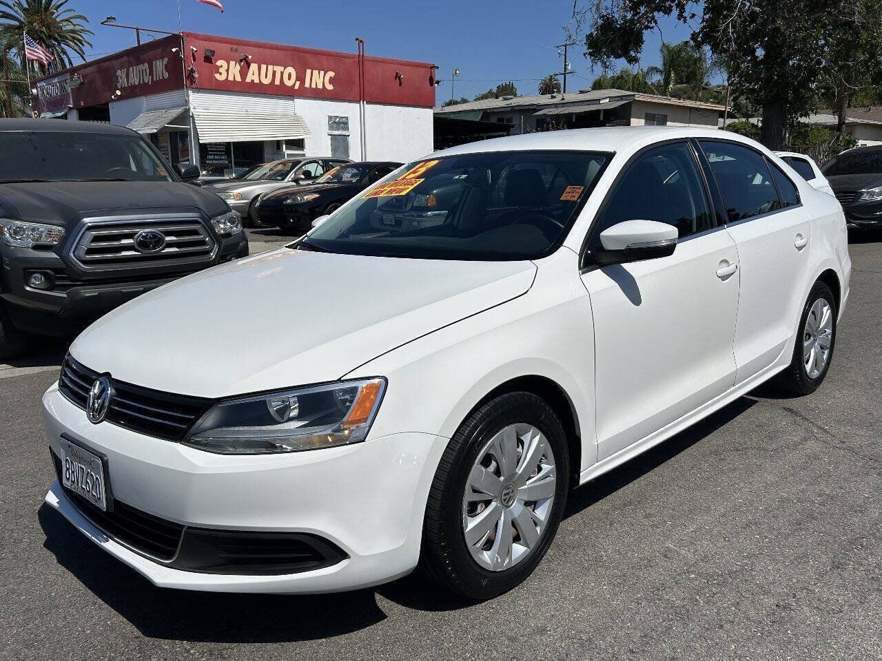 Used 2013 Volkswagen Jetta SE FWD image 2