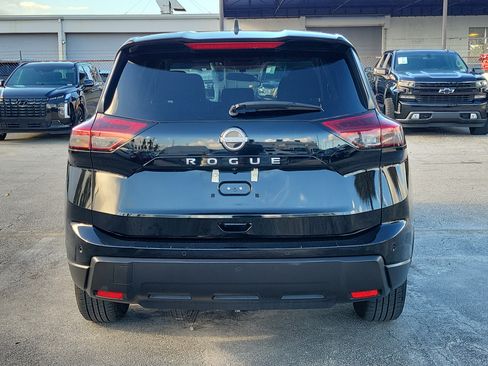 Used 2024 Nissan Rogue S FWD image 4