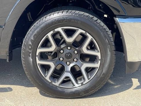 Used 2025 RAM 1500 Laramie AWD/4WD image 10