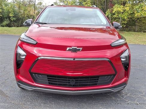Used 2023 Chevrolet Bolt EUV Premier w/ Sun & Sound Package image 5