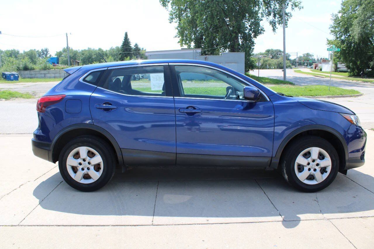 Used 2019 Nissan Rogue Sport S FWD image 3