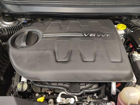 Used 2019 Jeep Cherokee Limited AWD/4WD image 30