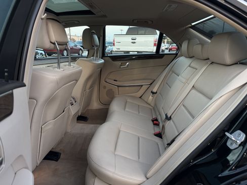 Used 2016 Mercedes-Benz E 350 Sedan w/ Premium Package image 37
