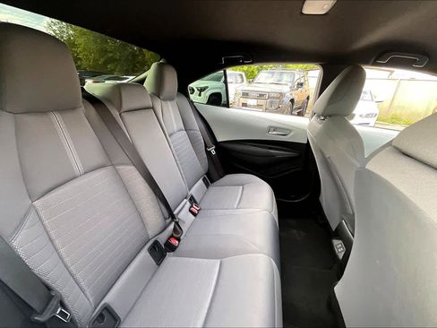 Used 2026 Toyota Corolla SE image 19