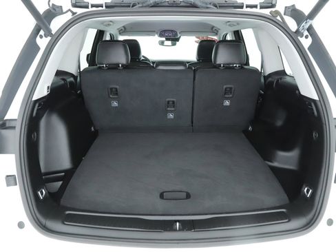 Used 2023 Jeep Grand Cherokee Limited image 15