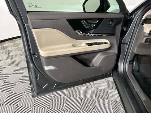 Used 2022 Lincoln Corsair Reserve w/ Equipment Group 201A image 18