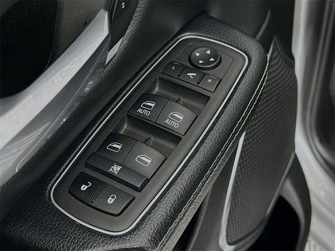 Used 2024 RAM 1500 Laramie image 22