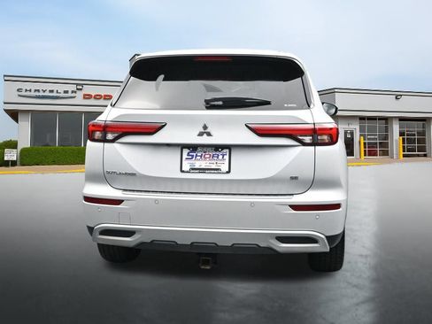 Used 2024 Mitsubishi Outlander SE AWD/4WD image 4