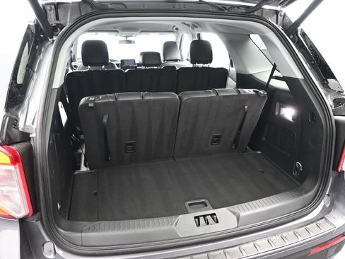 Used 2023 Ford Explorer XLT w/ Equipment Group 202A image 31