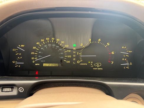 Used 2002 Lexus LX 470 4WD image 21