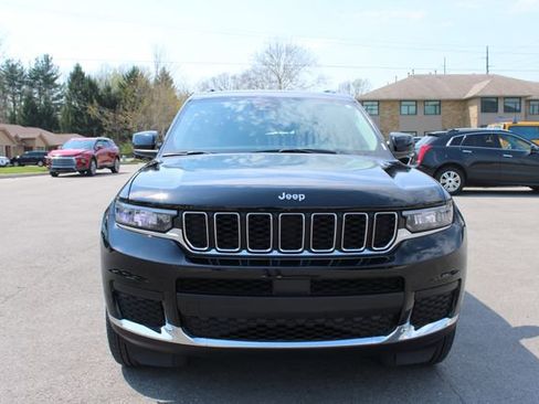 Used 2023 Jeep Grand Cherokee L Laredo w/ Luxury Tech Group I AWD/4WD image 3
