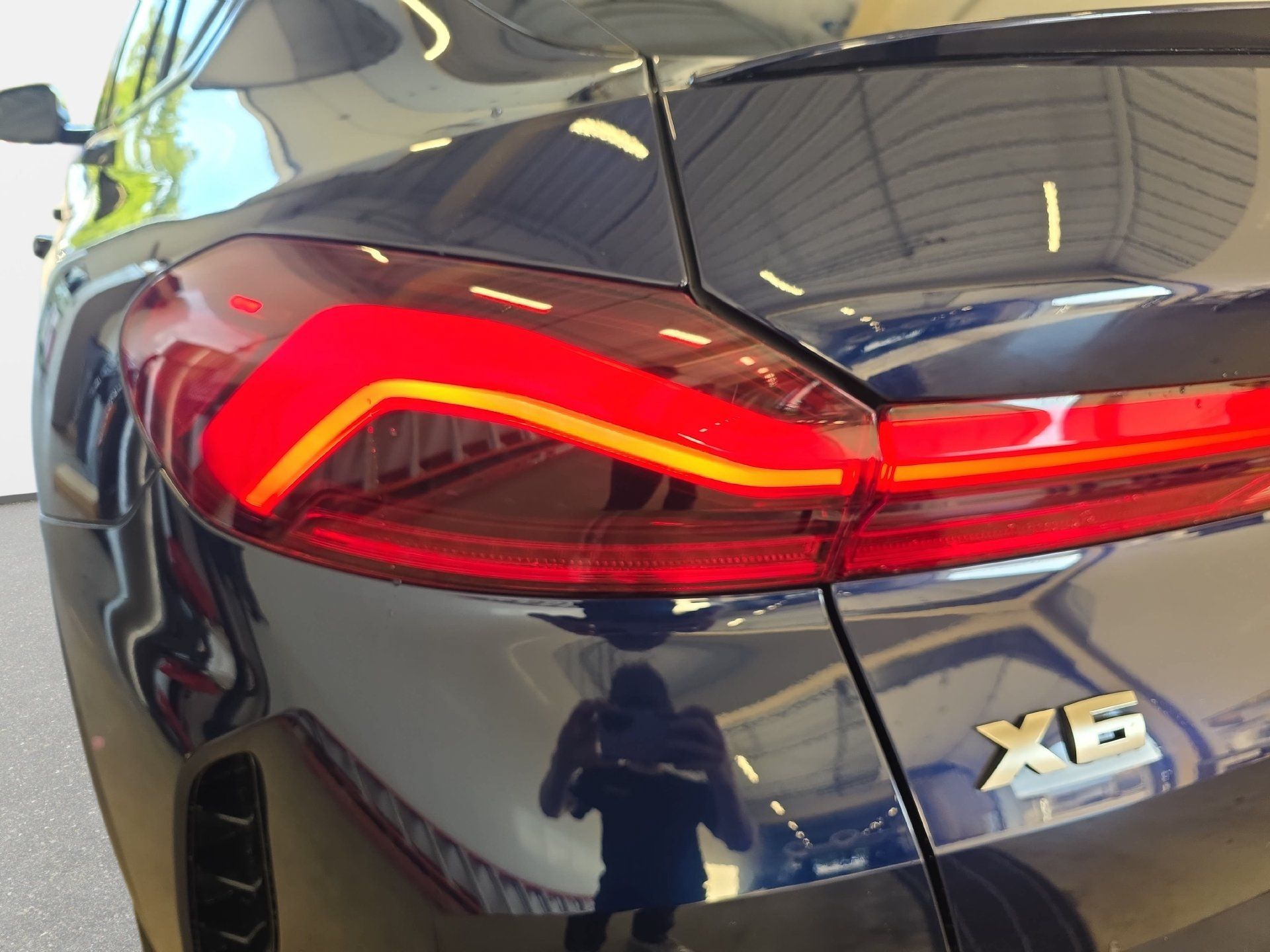 Used 2022 BMW X6 M50i w/ Executive Package AWD/4WD image 33