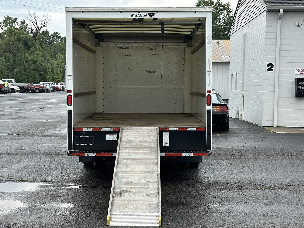 Used 2021 GMC Savana 3500 Extended w/ Power Convenience Package RWD image 19