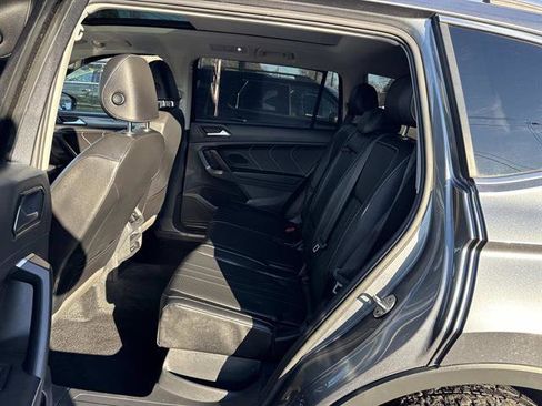 Used 2022 Volkswagen Tiguan SE image 28