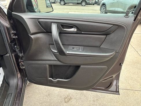 Used 2015 Chevrolet Traverse LT w/ Style and Technology Package FWD image 17