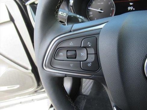 Used 2023 Buick Envision Avenir image 17