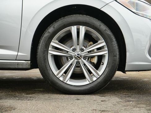 Used 2023 Volkswagen Jetta SE w/ Panoramic Sunroof Package image 10