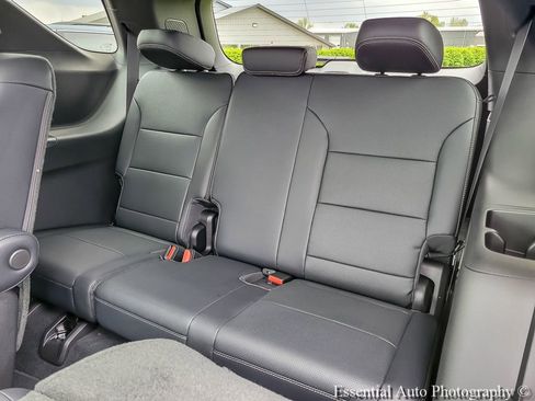 New 2026 Chevrolet Traverse High Country w/ LPO, Floor Liner Package AWD/4WD image 11
