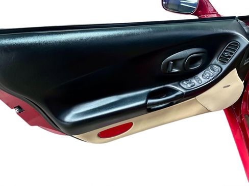 Used 2000 Chevrolet Corvette Coupe w/ Memory Pkg image 11