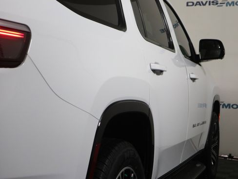 New 2026 Jeep Grand Wagoneer 4WD image 5