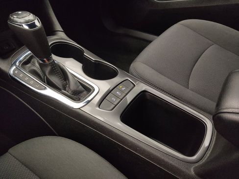 Used 2019 Chevrolet Cruze LT w/ Convenience Package FWD image 26