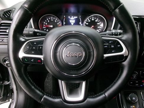 Used 2019 Jeep Compass Latitude AWD/4WD image 30