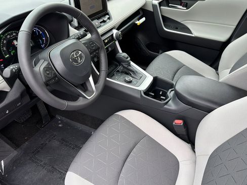 New 2025 Toyota RAV4 XLE w/ Convenience Package image 8