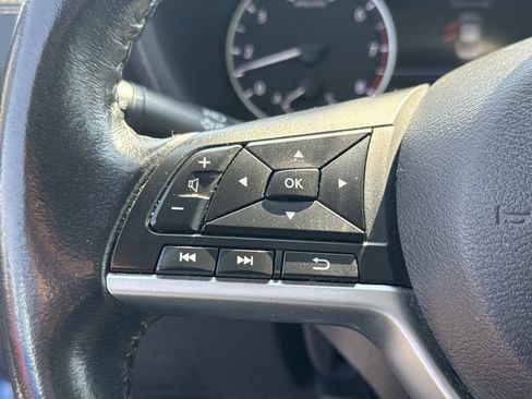 Used 2022 Nissan Sentra SV image 28