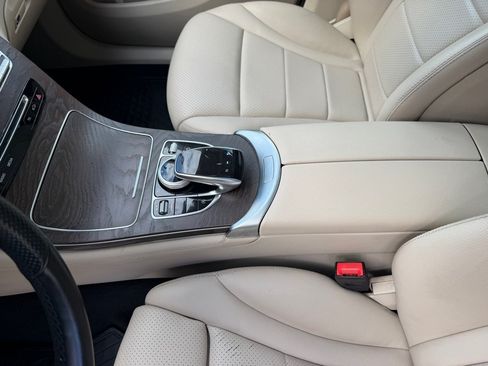 Used 2019 Mercedes-Benz GLC 300 4MATIC image 12