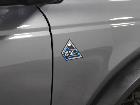 Used 2024 Ford Bronco Black Diamond image 12