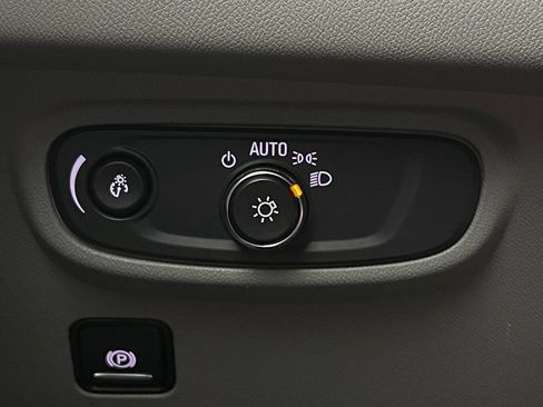 Used 2024 GMC Terrain SLE FWD image 20