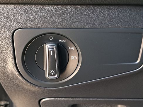 Certified 2023 Volkswagen Tiguan SE image 27