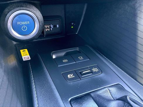 Used 2021 Toyota Venza XLE w/ Softex Package image 30