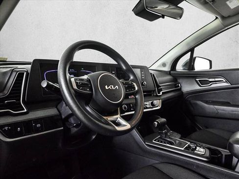 Used 2025 Kia Sportage LX AWD/4WD image 10