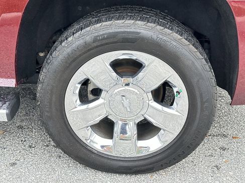 Used 2017 Chevrolet Suburban LT w/ LT Signature Package image 12