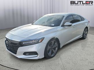 Used 2018 Honda Accord Touring video 1
