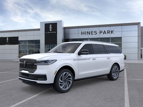 New 2026 Lincoln Navigator L Reserve AWD/4WD image 1