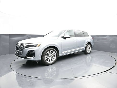 Used 2025 Audi Q7 3.0T Premium Plus AWD/4WD image 5