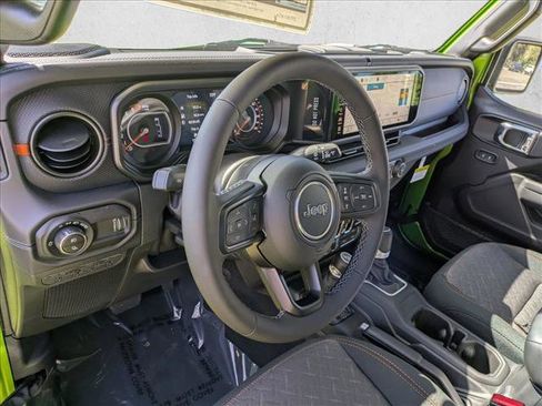 New 2025 Jeep Gladiator Mojave w/ Convenience Group image 3