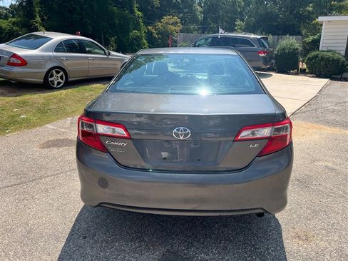 Used 2012 Toyota Camry LE FWD image 7