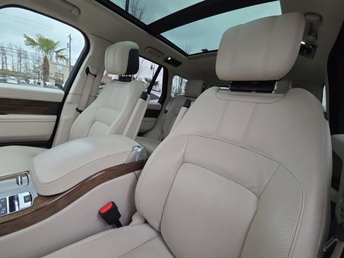 Used 2022 Land Rover Range Rover Westminster Edition image 14