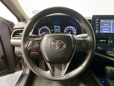 Used 2024 Toyota Camry SE w/ Convenience Package image 17