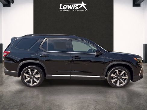 Used 2024 Honda Pilot Touring image 5