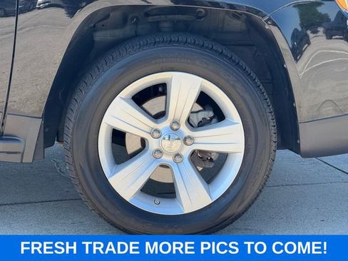 Used 2012 Jeep Compass Latitude FWD image 4