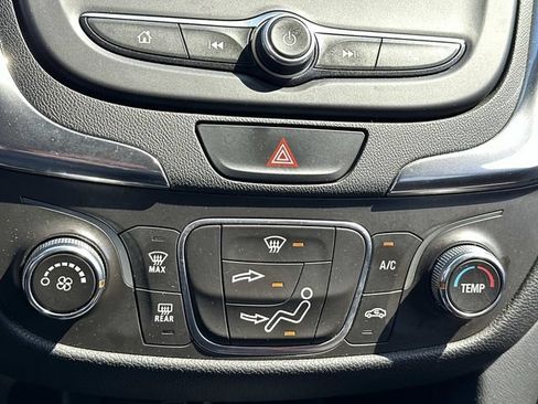 Used 2019 Chevrolet Equinox LT AWD/4WD image 24