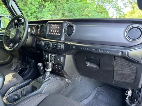 Used 2023 Jeep Wrangler Unlimited Sport AWD/4WD image 44